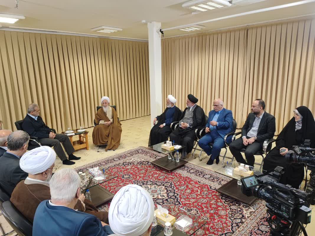 آیتالله جوادی آملی:جنگ طلب نیستیم ولی به هر گونه جنگی پاسخ میدهیم آیتالله جوادی آملی:جنگ طلب نیستیم ولی به هر گونه جنگی پاسخ میدهیم
